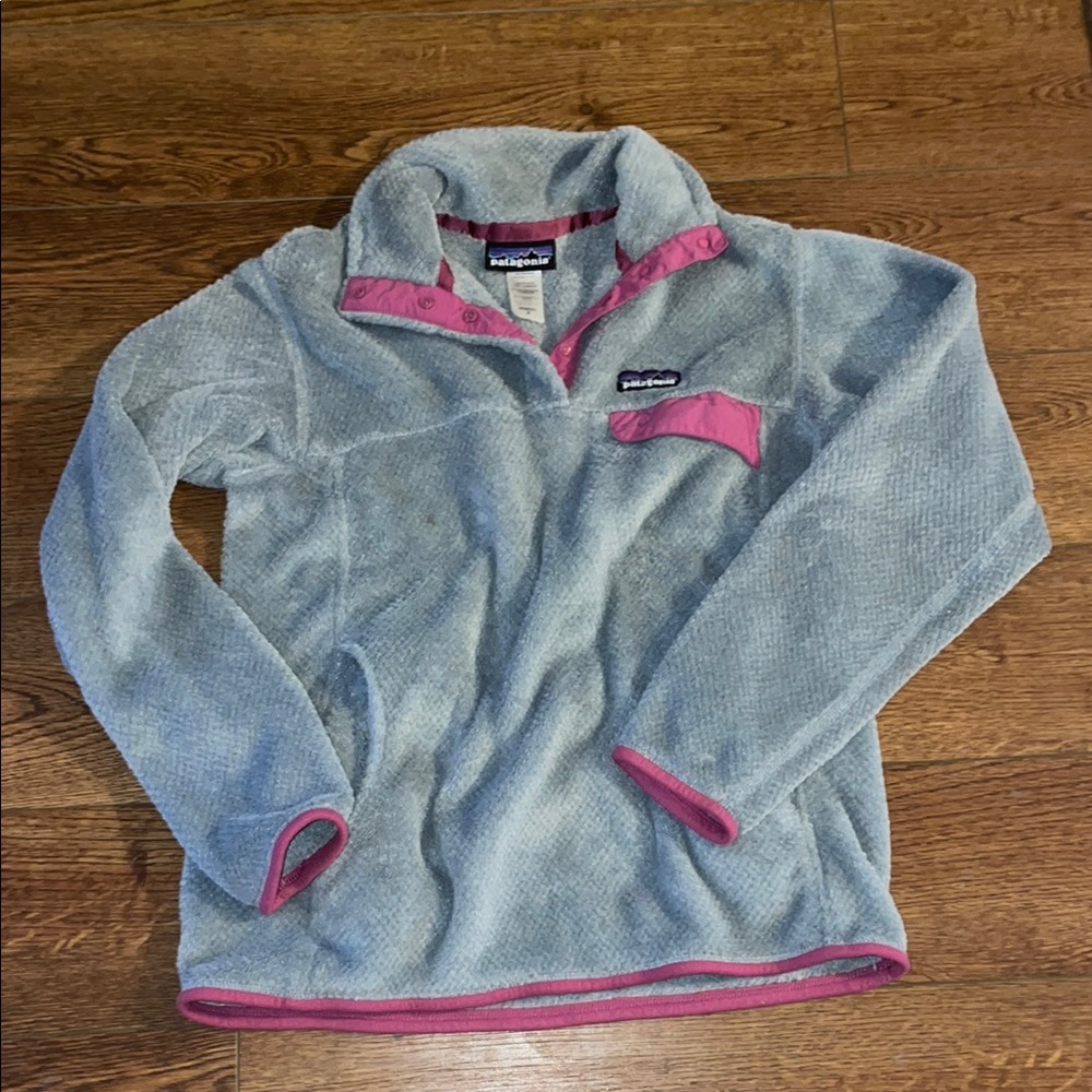 Grey and Pink Patagonia snap fleece